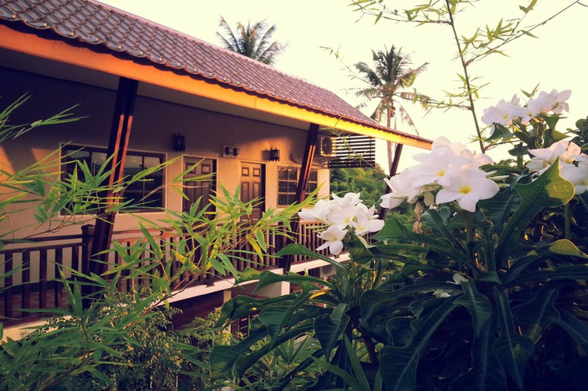 The Outside Inn Ubon Ratchathani Zewnętrze zdjęcie