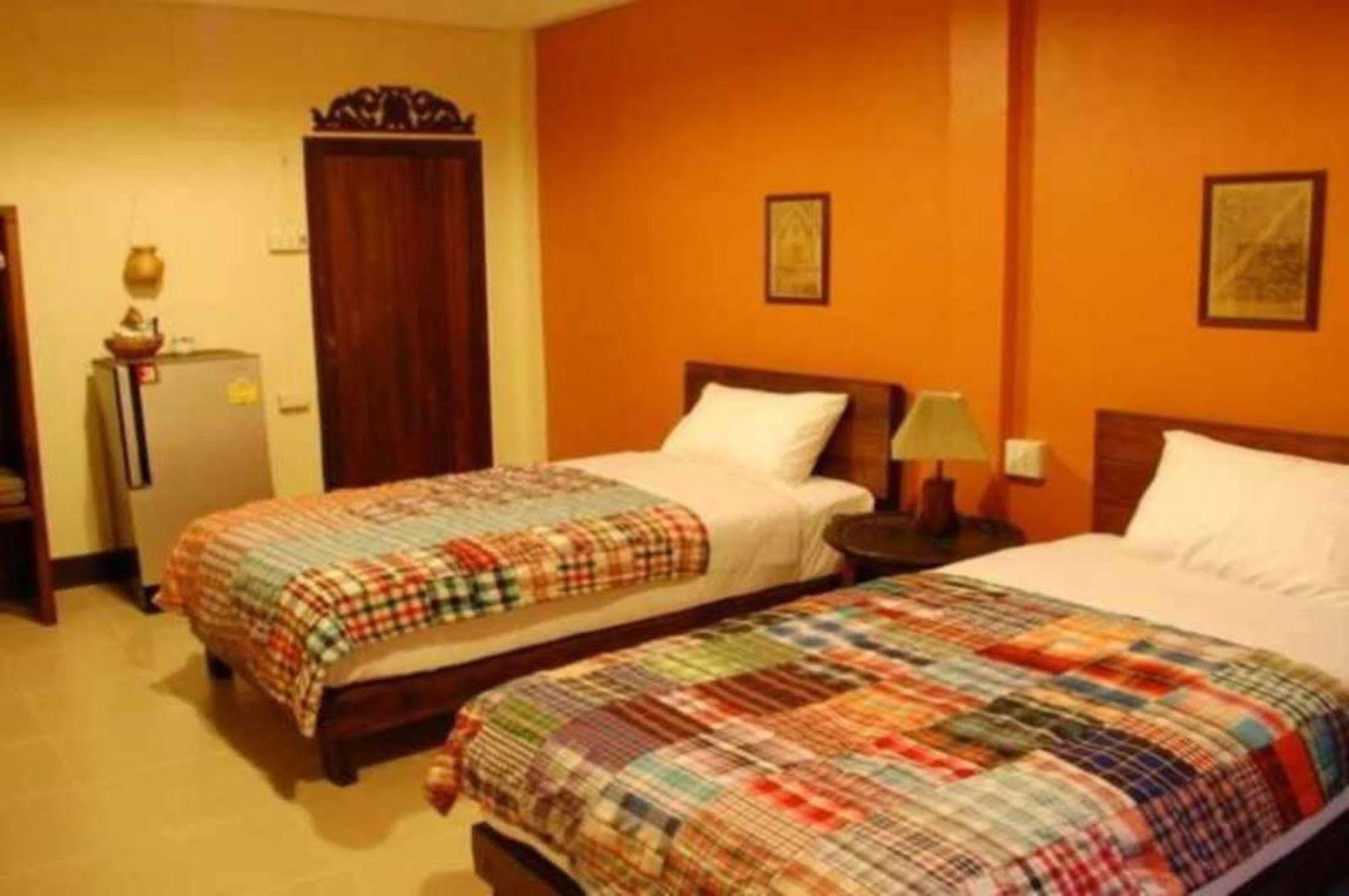 The Outside Inn Ubon Ratchathani Zewnętrze zdjęcie